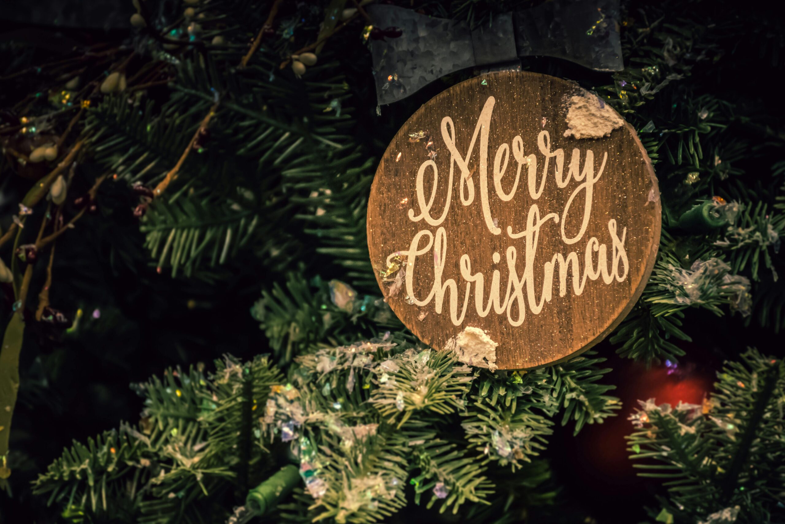Grafika bożonarodzeniowa z napisem "Merry Christmas" - zdjęcie dekoracyjne