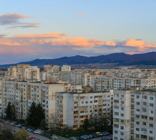 Wykonywanie izolacji termicznych w istniejących budynkach w celu poprawy bilansu energetycznego